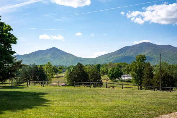 1129 Croft Ln, Bedford, VA 24523