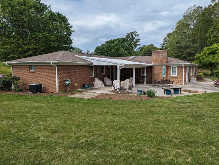 150 Lawndale St, Rocky Mount, VA 24151 - #3