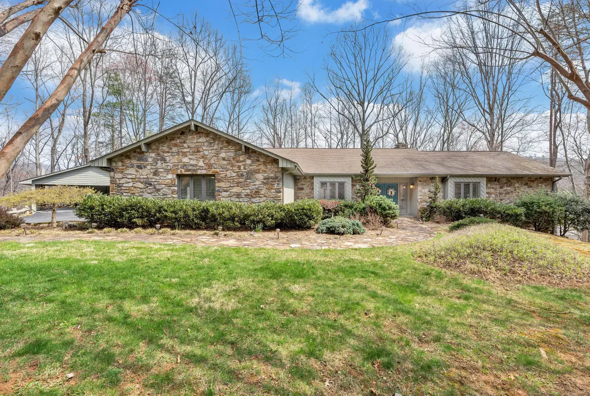 4921 Hunting Hills Dr, Cave Spring, VA 24018 - #1