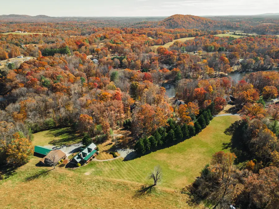 202 Springhill Cir, Bedford, VA 24523 - #3