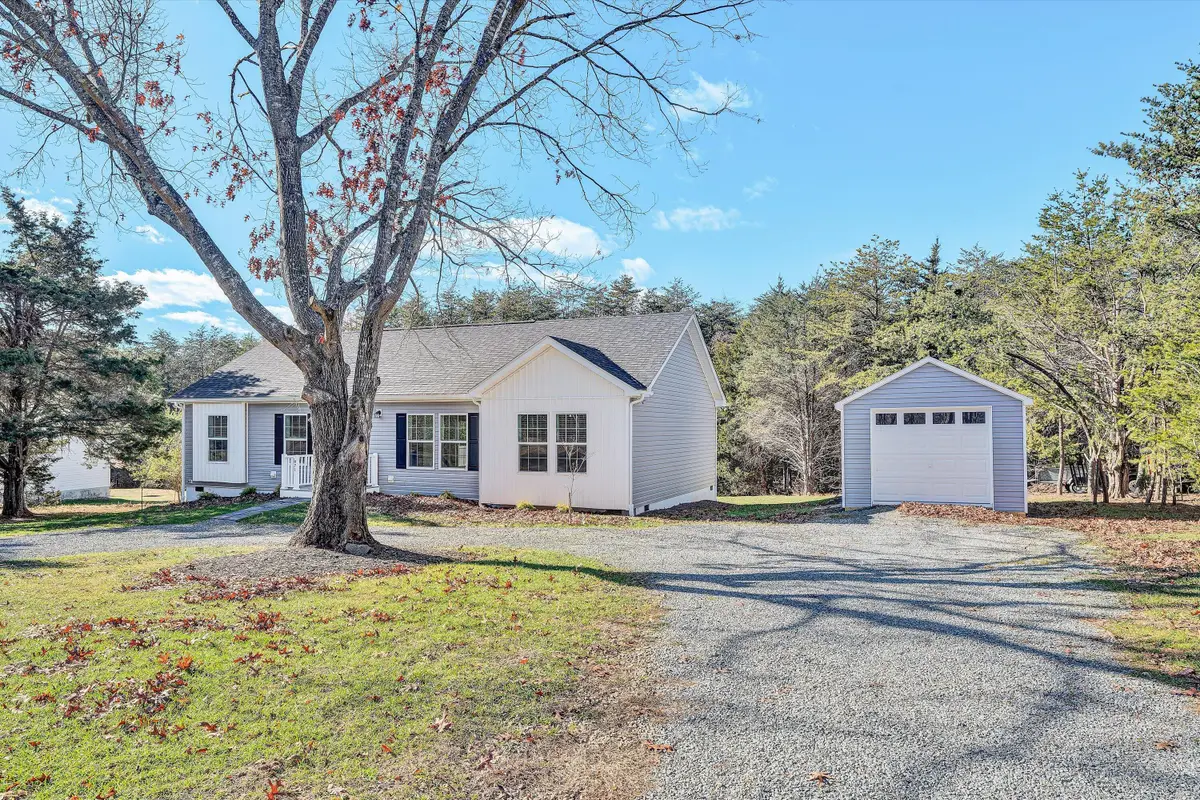 971 Waters Edge Dr, Penhook, VA 24137 - #1