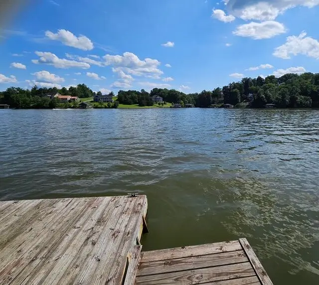 811 Sleepy Hollow Dr, Wirtz, VA 24184 - #1