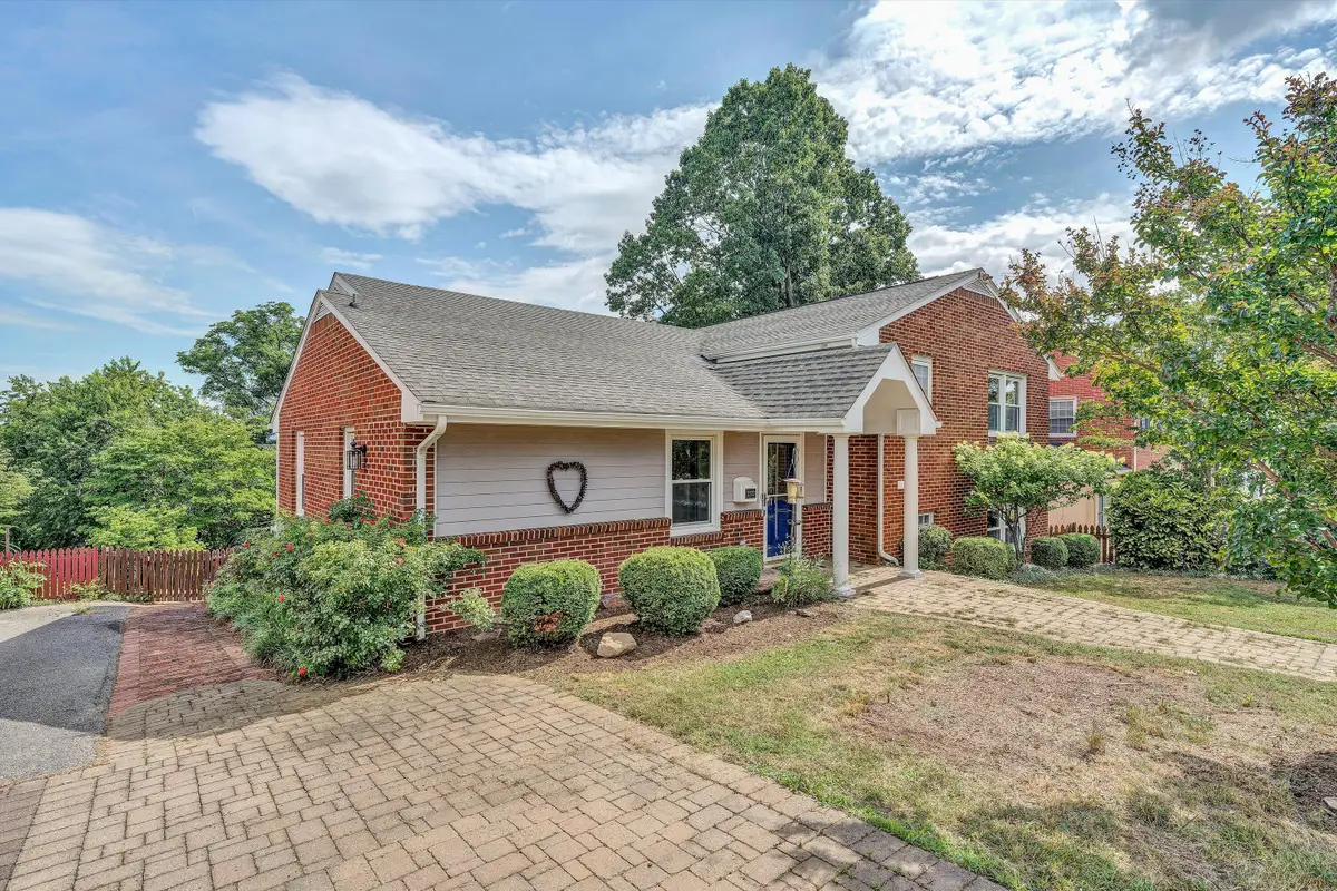 2323 Mount Vernon Rd Sw, Roanoke, VA 24015 - #1