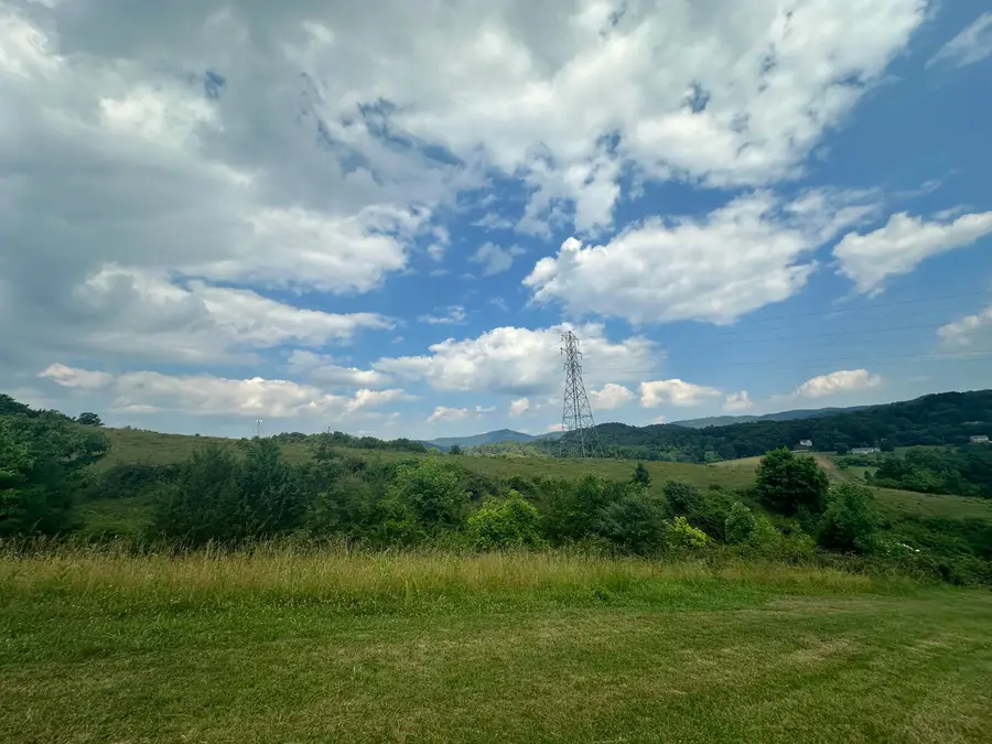 6290 Sky Ridge Rd, Roanoke, VA 24018 - #2