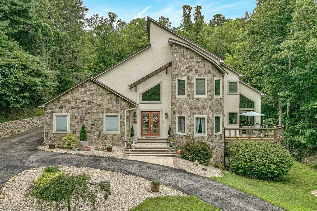 2517 Brandy Run Dr, Salem, VA 24153 - #1