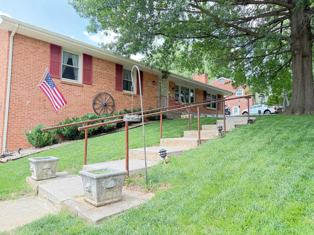 55 Oxford Cir, Daleville, VA 24083 - #1