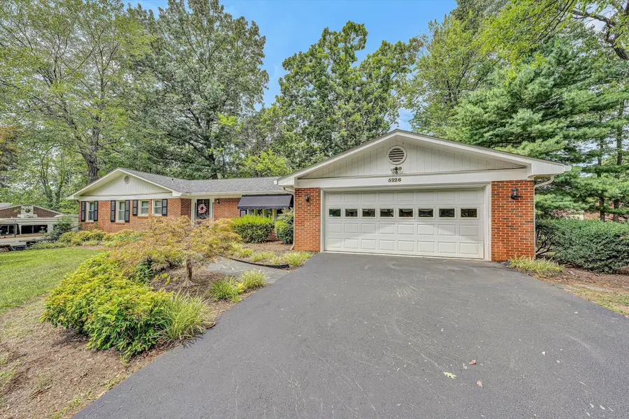 5226 North Spring Dr, Catawba, VA 24019 - #2