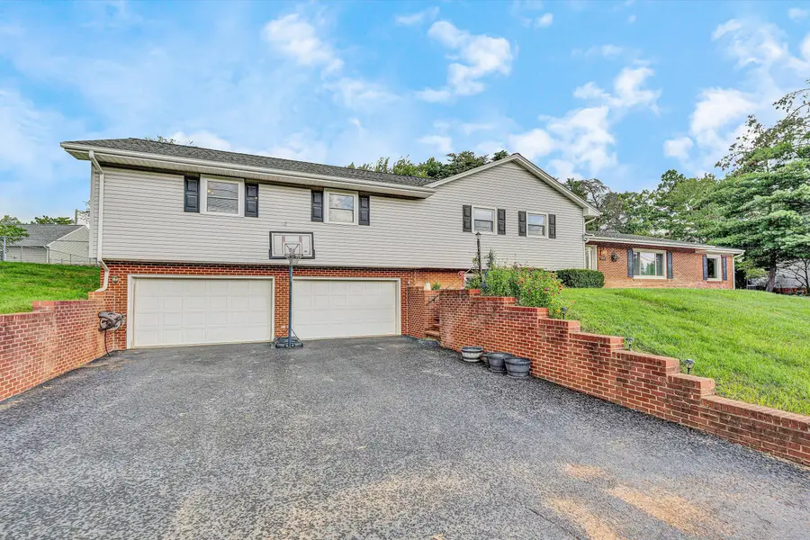 5419 Warwood Dr, Cave Spring, VA 24018 - #3