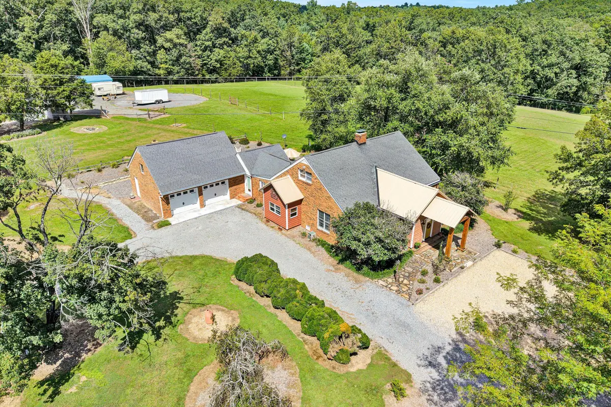 2620 Breckinridge Mill Rd, Fincastle, VA 24090 - #1