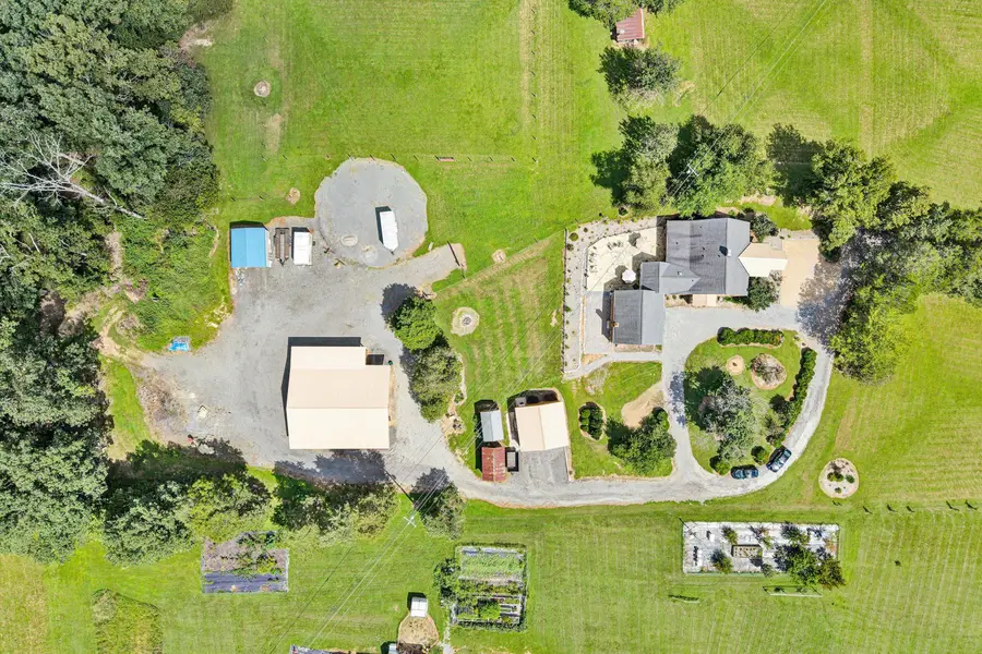 2620 Breckinridge Mill Rd, Fincastle, VA 24090 - #2