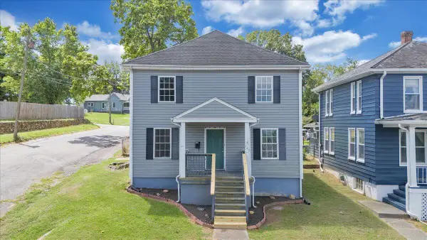 425 Jefferson Ave, Vinton, VA 24179