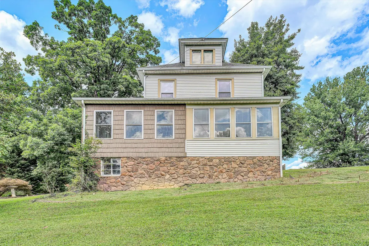 1703 Springfield Ave, Salem, VA 24153 - #1