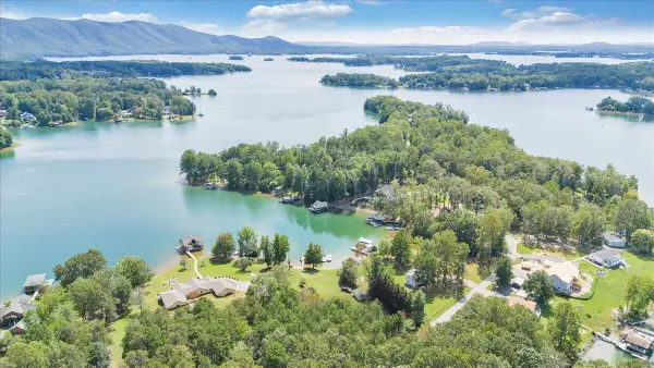 2544 Patmos Church Rd, Huddleston, VA 24104