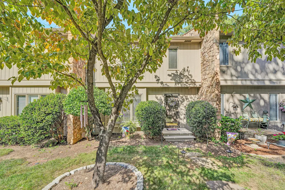 3516 Stonehenge Square, Roanoke, VA 24018 - #1