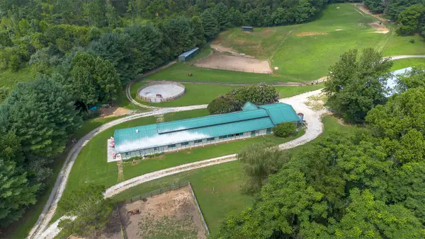 9195 Springwood Rd, Buchanan, VA 24066