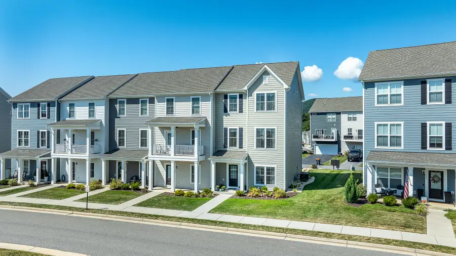 127 Broad St, Daleville, VA 24083 - #3