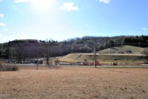 218 Ballpark Dr, Hillsville, VA 24343