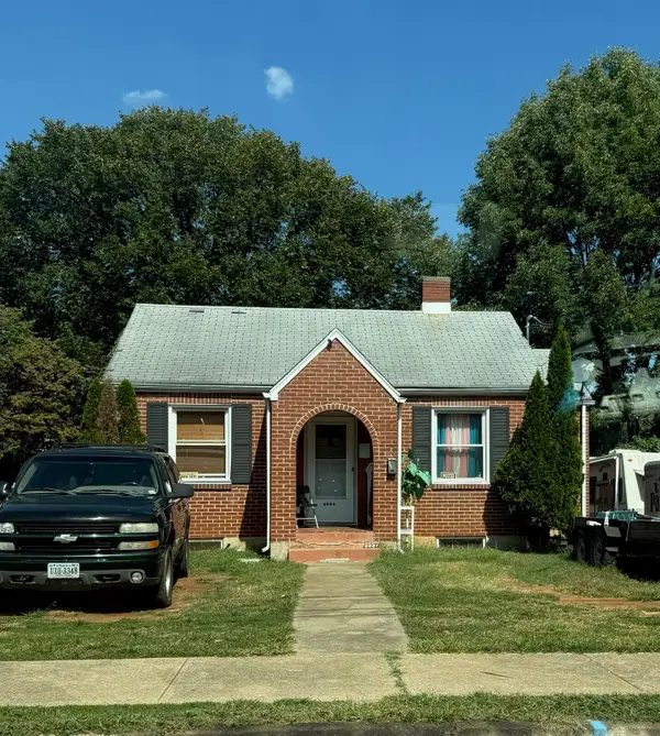3221 Greenland Ave Nw, Roanoke, VA 24012