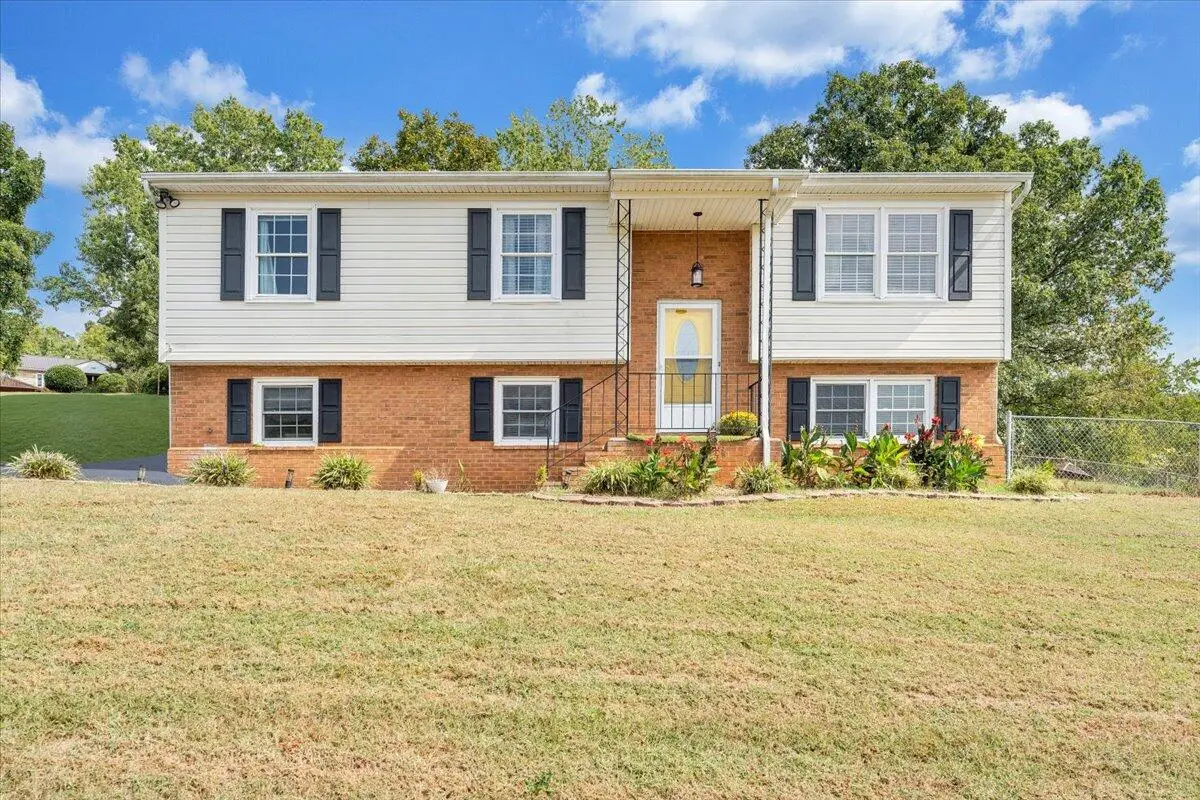 1043 Incline Dr, Goodview, VA 24095 - #1