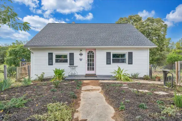 2410 Overlook Rd Ne, Roanoke, VA 24012