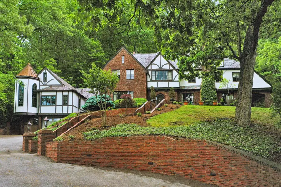 2412 Robin Hood Rd Se, Roanoke, VA 24014 - #2