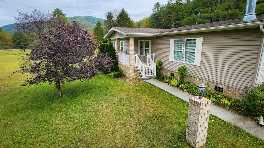 1015 Bolars Draft Rd, Warm Springs, VA 24484 - #2