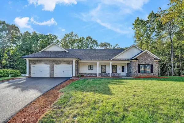 1093 Jewel Trl, Moneta, VA 24121