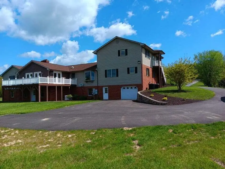 2763 Trinity Rd, Troutville, VA 24175 - #2