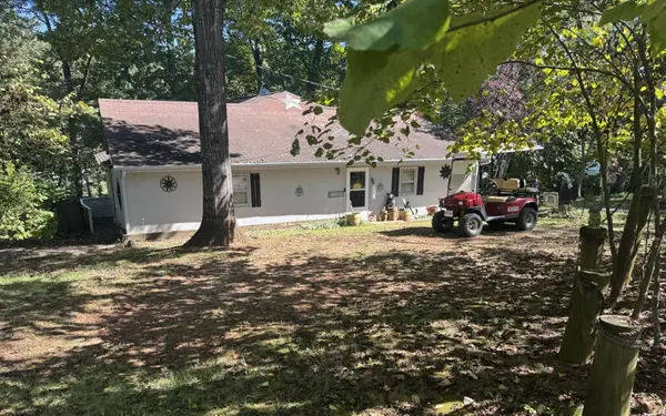 1652 Happy Acres Dr, Moneta, VA 24121