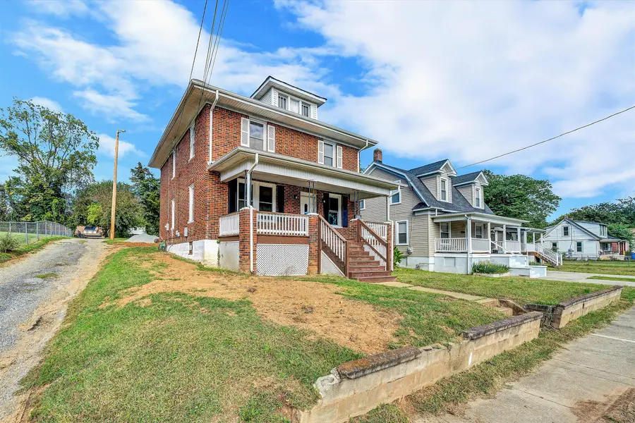 2431 Delaware Ave Nw, Roanoke, VA 24017 - #2