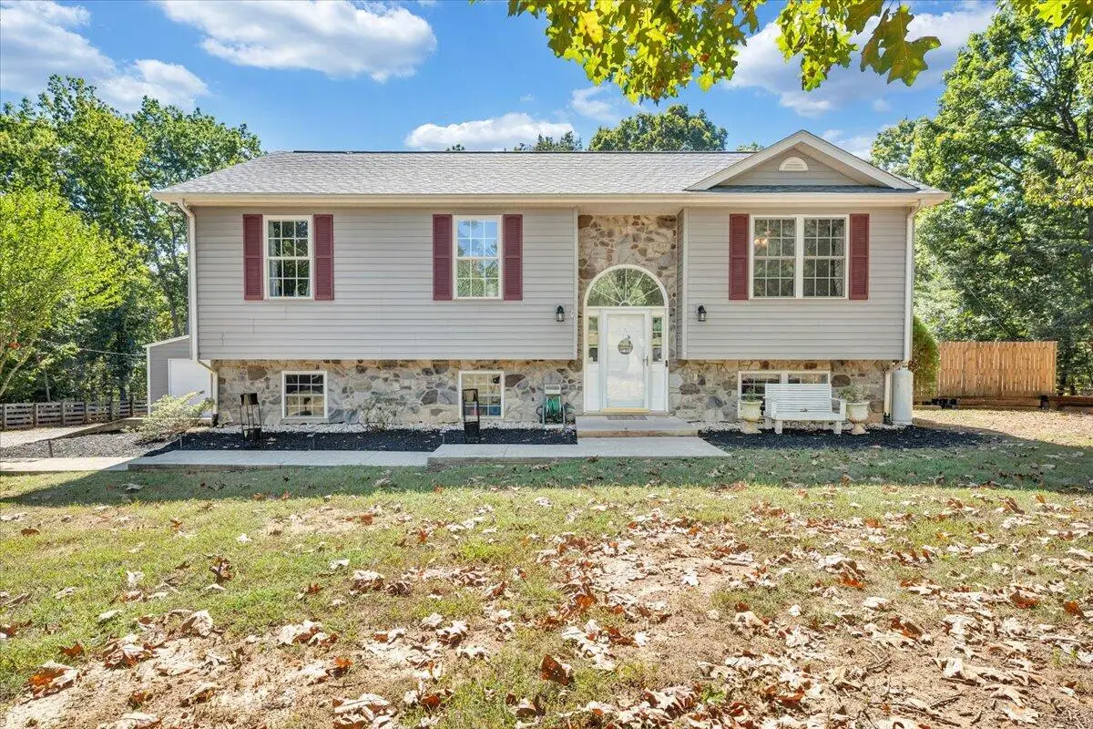 1063 Colony Ct, Moneta, VA 24121 - #1