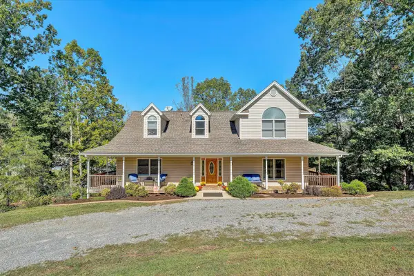 316 Woodland Cove Dr, Moneta, VA 24121