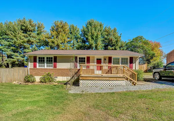 1445 Gratton St, Salem, VA 24153