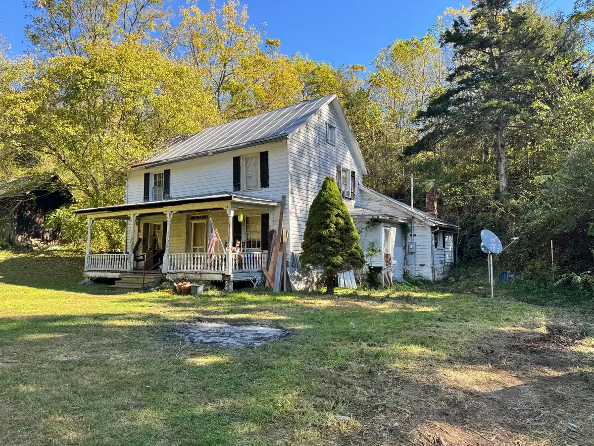 2836 Buffalo Rd, Buchanan, VA 24066 - #1
