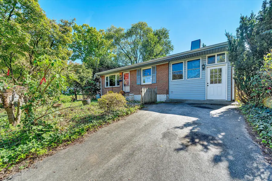 1602 Maiden Ln Sw, Roanoke, VA 24015 - #2