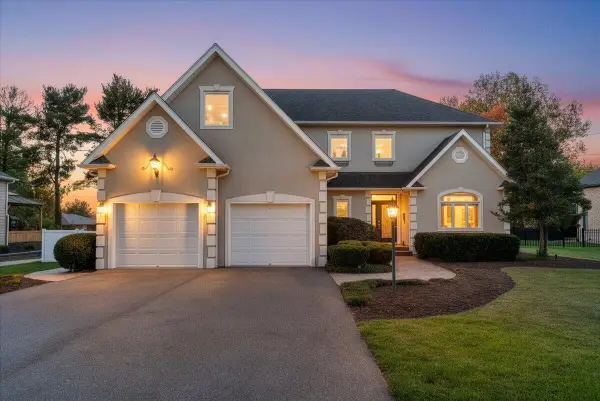 38 Corbett St, Salem, VA 24153