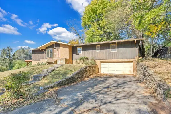 6915 Ardmore Dr, Roanoke, VA 24019