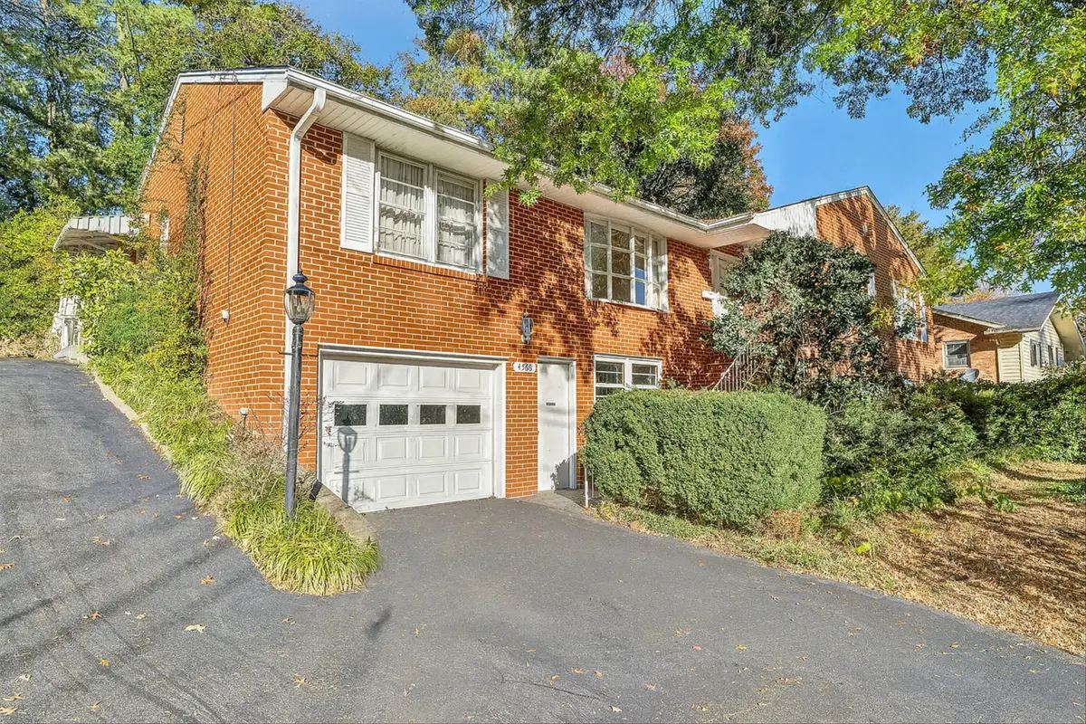 4566 Oakland Blvd Nw, Roanoke, VA 24012 - #1