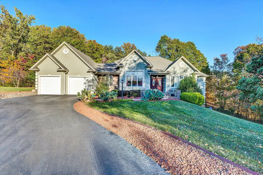 1721 Walden Cir, Salem, VA 24153 - #2