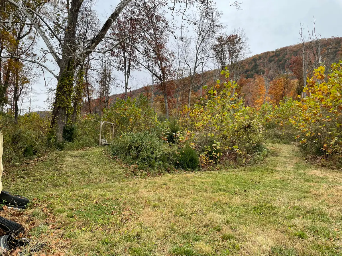 5829 Bradshaw Rd, Salem, VA 24153 - #1