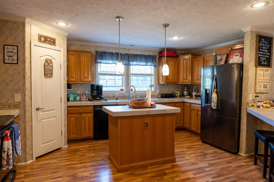 369 Back Rd, Wytheville, VA 24382 - #2