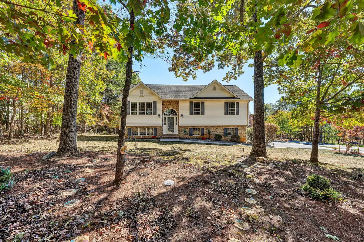 1204 Jewel Trl, Moneta, VA 24121 - #1