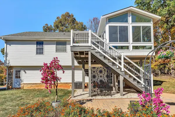 1204 Jewel Trl, Moneta, VA 24121