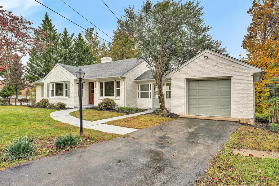 3573 Windsor Rd Sw, Roanoke, VA 24018 - #3