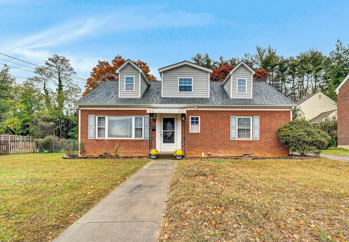 2609 Avenel Ave Sw, Roanoke, VA 24015 - #1