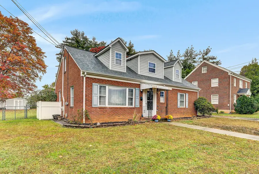 2609 Avenel Ave Sw, Roanoke, VA 24015 - #2