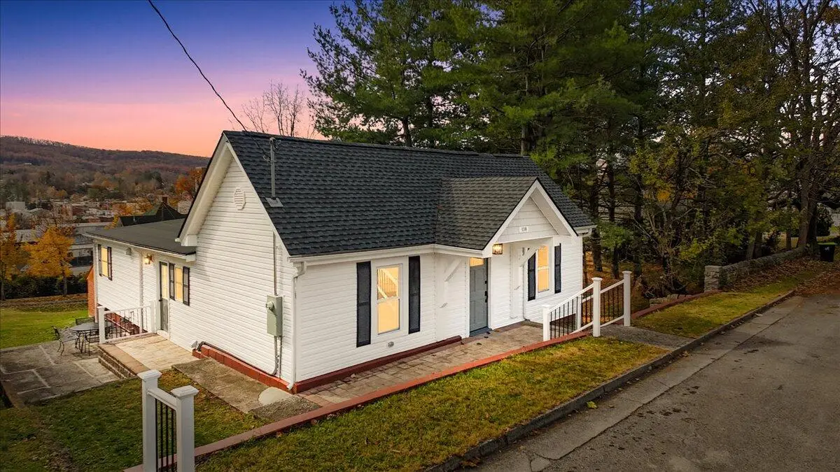 118 NE 6th St Ne, Pulaski, VA 24301 - #1