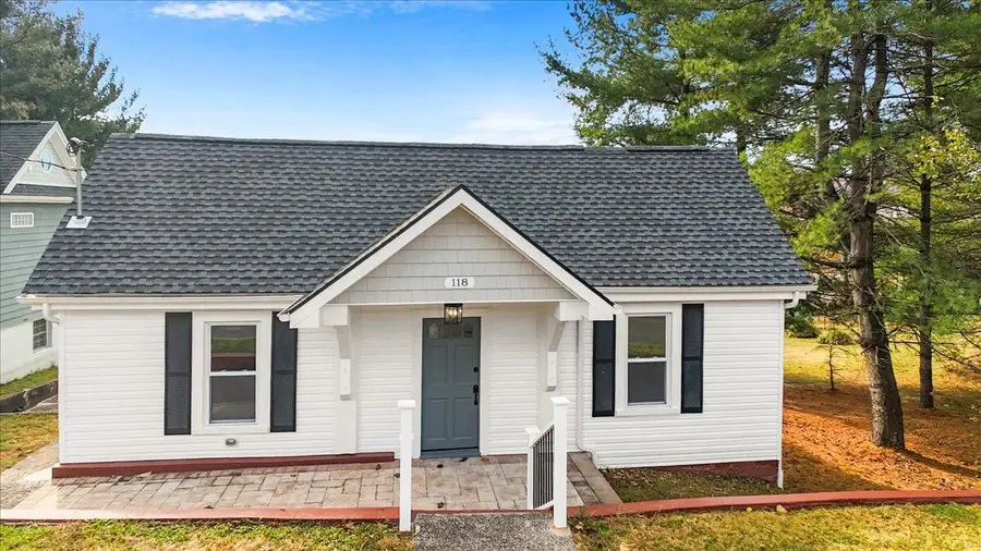 118 NE 6th St Ne, Pulaski, VA 24301 - #3