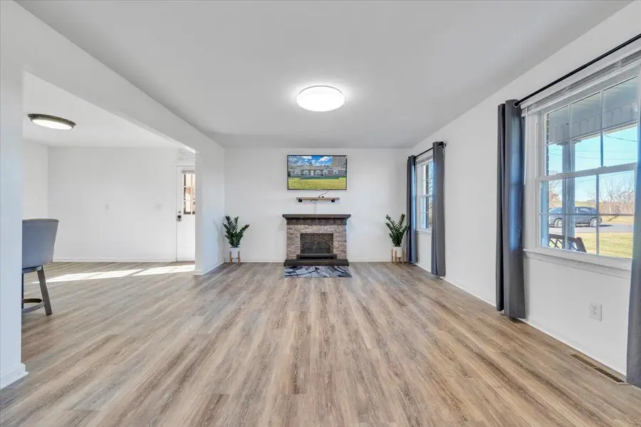 397 Commonwealth Rd, Galax, VA 24333 - #3