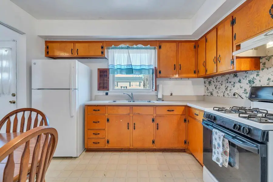 3858 Long Meadow Ave Nw, Roanoke, VA 24017 - #3